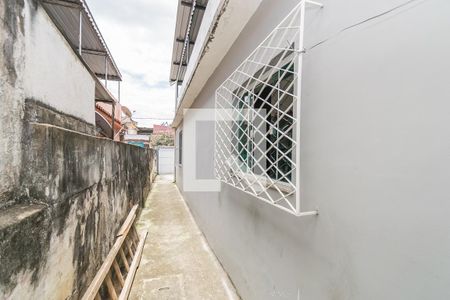 Casa à venda com 308m², 3 quartos e 3 vagasÁrea de Serviço - Acesso lateral