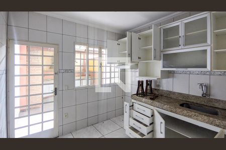 Casa à venda com 197m², 3 quartos e 2 vagasCozinha