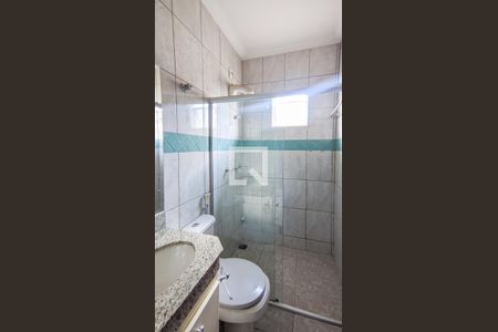 Casa à venda com 197m², 3 quartos e 2 vagasBanheiro 2