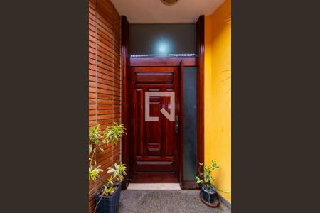 Casa à venda com 250m², 4 quartos e 3 vagasCorredor Externo