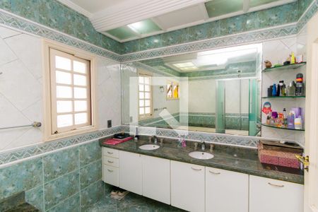 Casa à venda com 250m², 4 quartos e 3 vagasBanheiro da Suíte