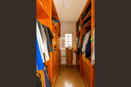 Casa à venda com 250m², 4 quartos e 3 vagasCloset da suíte