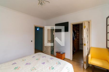 Casa à venda com 250m², 4 quartos e 3 vagasSuíte