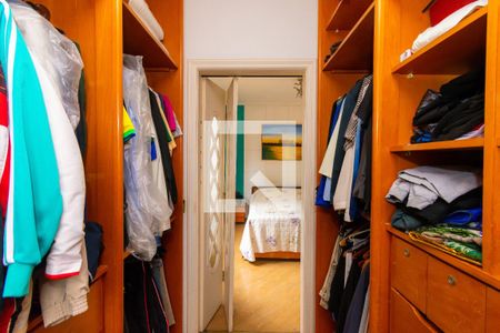 Casa à venda com 250m², 4 quartos e 3 vagasCloset da suíte