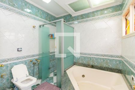 Casa à venda com 250m², 4 quartos e 3 vagasBanheiro da Suíte