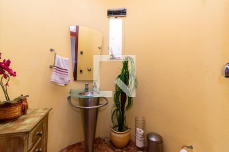 Casa à venda com 250m², 4 quartos e 3 vagasLavabo