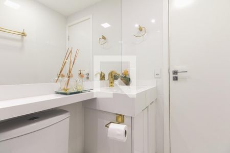 Apartamento à venda com 72m², 3 quartos e 1 vaga Apartamento à venda com 72m², 3 quartos e 1 vagaBanheiro Social