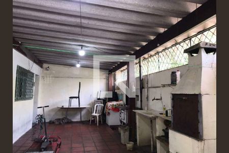 Casa à venda com 129m², 3 quartos e 5 vagas