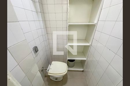 Apartamento à venda com 80m², 2 quartos e sem vagaBanheiro de Serviço