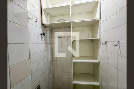 Apartamento à venda com 80m², 2 quartos e sem vagaBanheiro de Serviço
