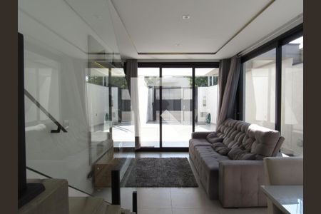 Sala de casa à venda com 3 quartos, 130m² em Novo Osasco, Osasco