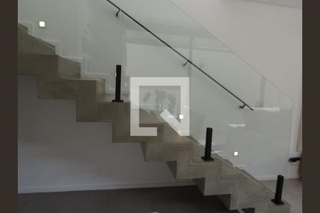 Sala de casa à venda com 3 quartos, 130m² em Novo Osasco, Osasco