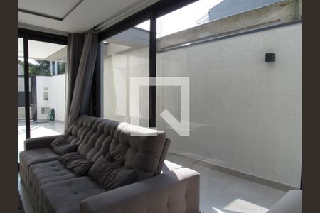 Sala de casa à venda com 3 quartos, 130m² em Novo Osasco, Osasco