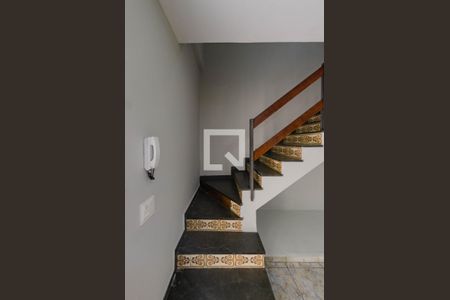 Escada de casa de condomínio para alugar com 3 quartos, 80m² em Caiçaras, Belo Horizonte