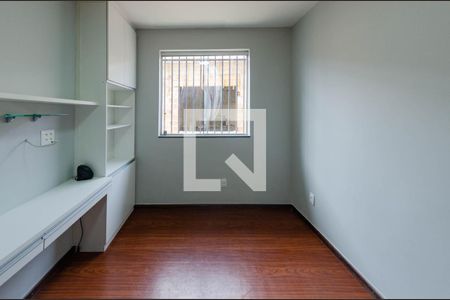 Quarto 1 de casa de condomínio para alugar com 3 quartos, 80m² em Caiçaras, Belo Horizonte