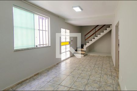 Sala de casa de condomínio para alugar com 3 quartos, 80m² em Caiçaras, Belo Horizonte