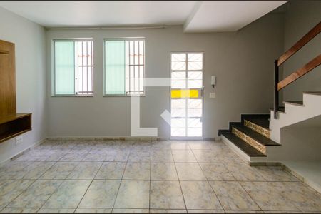 Sala de casa de condomínio para alugar com 3 quartos, 80m² em Caiçaras, Belo Horizonte