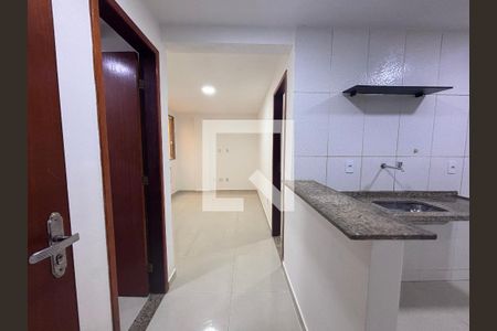 Sala de kitnet/studio para alugar com 1 quarto, 35m² em Recreio dos Bandeirantes, Rio de Janeiro