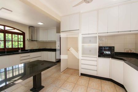 Casa à venda com 500m², 5 quartos e 4 vagas Casa à venda com 500m², 5 quartos e 4 vagasCozinha