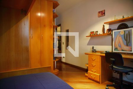 Casa à venda com 252m², 3 quartos e 4 vagasSuíte 2