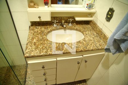 Casa à venda com 252m², 3 quartos e 4 vagasBanheiro Suíte 3