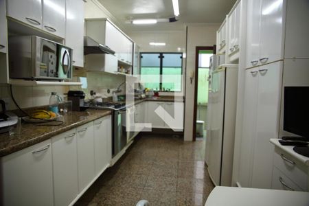 Casa à venda com 252m², 3 quartos e 4 vagasCozinha