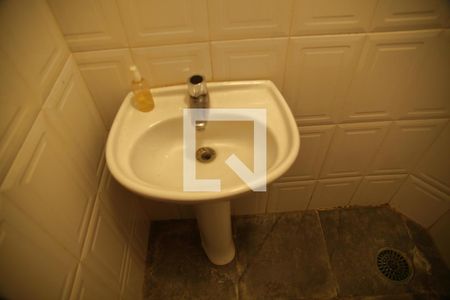 Casa à venda com 252m², 3 quartos e 4 vagasBanheiro de Serviço