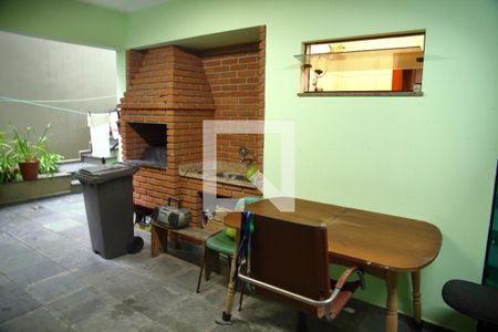 Casa à venda com 252m², 3 quartos e 4 vagasQuintal/ Área de Convivência Churrasqueira