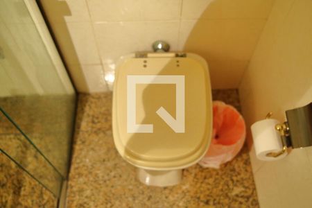 Casa à venda com 252m², 3 quartos e 4 vagasBanheiro Suíte 2