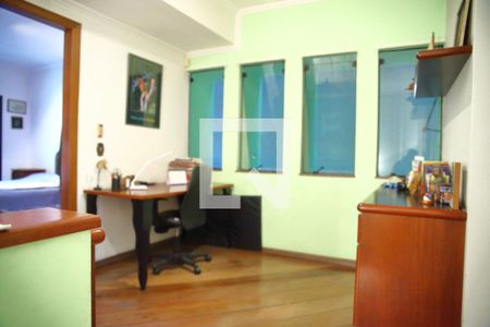 Casa à venda com 252m², 3 quartos e 4 vagasHall dos Quartos / Escritório