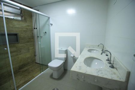 Casa à venda com 180m², 2 quartos e 2 vagasBanheiro do Quarto 1