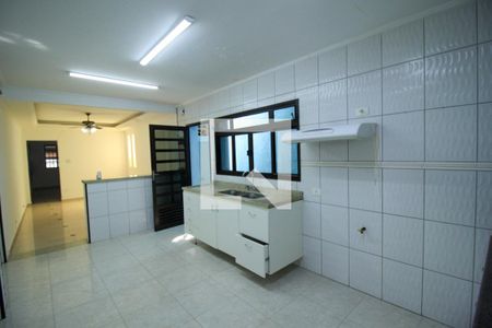 Casa à venda com 180m², 2 quartos e 2 vagasCozinha