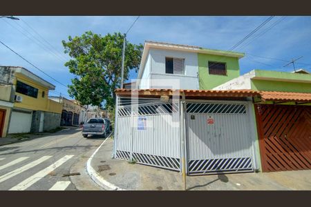 Casa à venda com 180m², 2 quartos e 2 vagasFachada