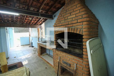 Casa à venda com 180m², 2 quartos e 2 vagasChurrasqueira