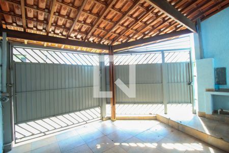 Casa à venda com 180m², 2 quartos e 2 vagasGaragem