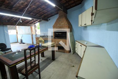 Casa à venda com 180m², 2 quartos e 2 vagasChurrasqueira