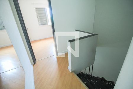 Casa à venda com 180m², 2 quartos e 2 vagasEscada