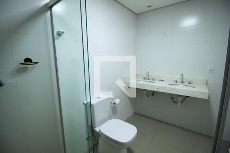 Casa à venda com 180m², 2 quartos e 2 vagasBanheiro do Quarto 1