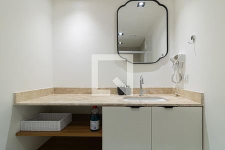 Apartamento à venda com 60m², 1 quarto e sem vagaBanheiro da Suíte