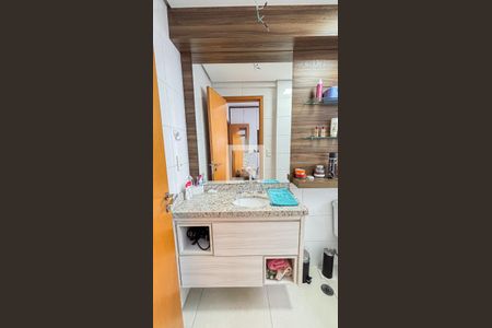 Apartamento à venda com 79m², 2 quartos e 2 vagasBanheiro da Suíte 1