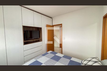 Apartamento à venda com 79m², 2 quartos e 2 vagasSuite 1