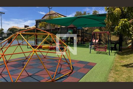 Casa à venda com 358m², 5 quartos e 6 vagas Casa à venda com 358m², 5 quartos e 6 vagasÁrea comum - Playground