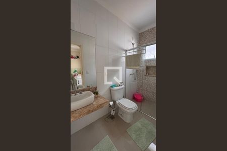 Casa à venda com 358m², 5 quartos e 6 vagas Casa à venda com 358m², 5 quartos e 6 vagasBanheiro da Suíte 3