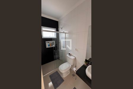 Casa à venda com 358m², 5 quartos e 6 vagas Casa à venda com 358m², 5 quartos e 6 vagasBanheiro da Suíte 4