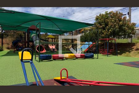 Casa à venda com 358m², 5 quartos e 6 vagas Casa à venda com 358m², 5 quartos e 6 vagasÁrea comum - Playground