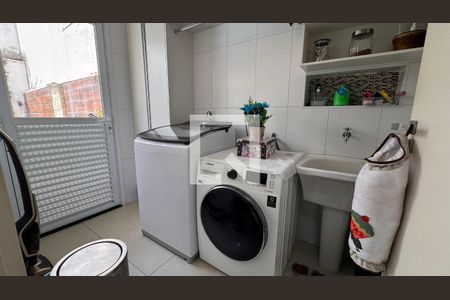 Casa à venda com 358m², 5 quartos e 6 vagas Casa à venda com 358m², 5 quartos e 6 vagasÁrea de Serviço