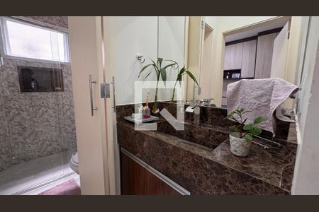 Casa à venda com 358m², 5 quartos e 6 vagas Casa à venda com 358m², 5 quartos e 6 vagasBanheiro da Suite 5