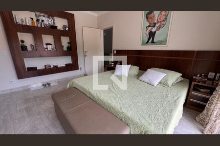 Casa à venda com 358m², 5 quartos e 6 vagas Casa à venda com 358m², 5 quartos e 6 vagasSuíte 1