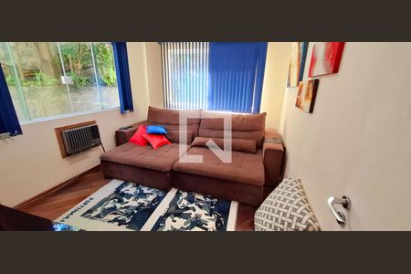 Casa à venda com 300m², 6 quartos e 2 vagas Casa à venda com 300m², 6 quartos e 2 vagasQuarto 3