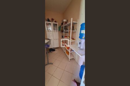 Casa à venda com 300m², 6 quartos e 2 vagas Casa à venda com 300m², 6 quartos e 2 vagasDespensa